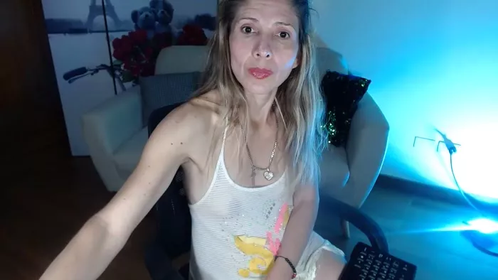 lily_milf's Profile Picture